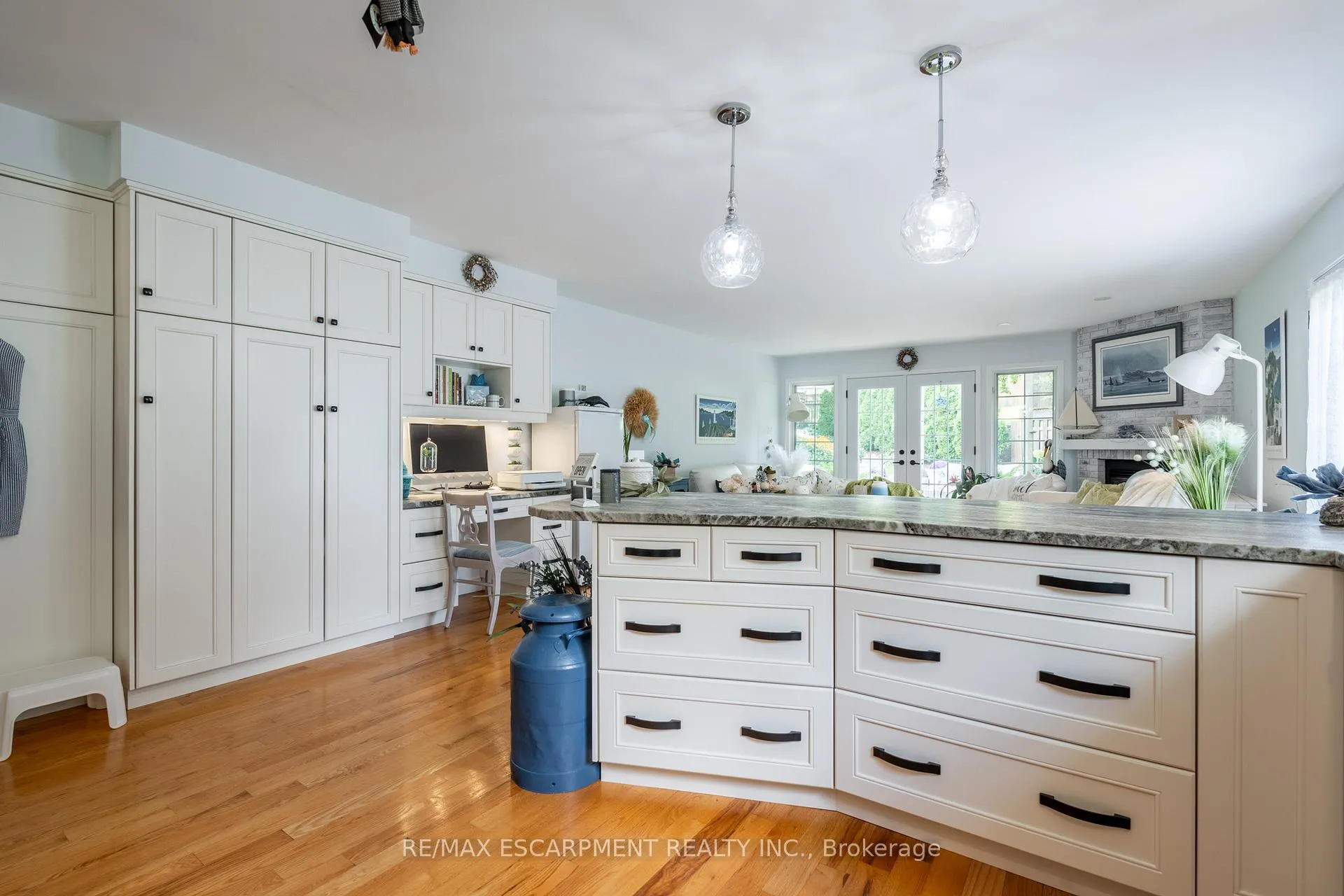 Photo 8 of 63 Forestgate Drive, Hamilton, Fessenden — HOMEH