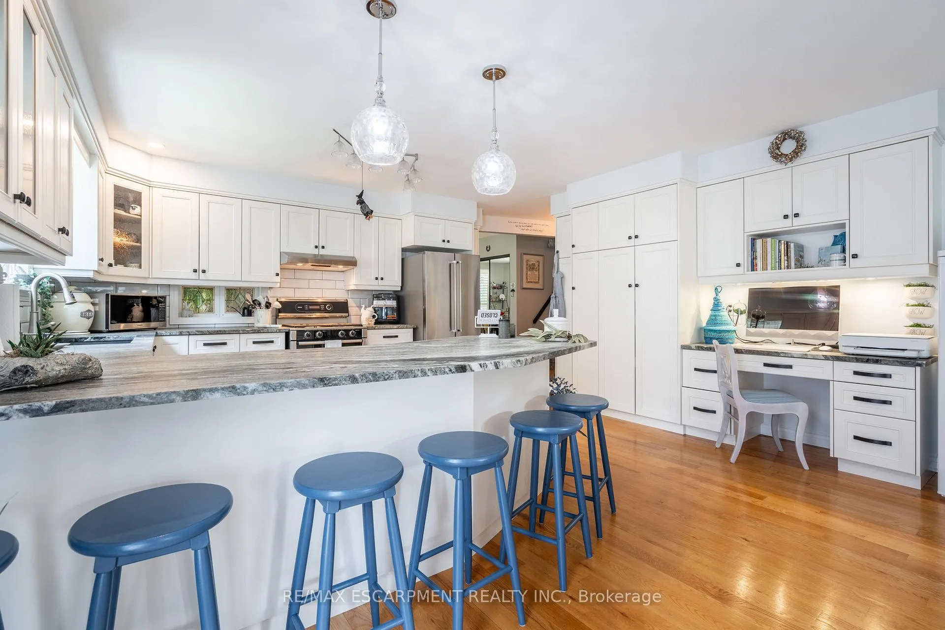 Photo 9 of 63 Forestgate Drive, Hamilton, Fessenden — HOMEH