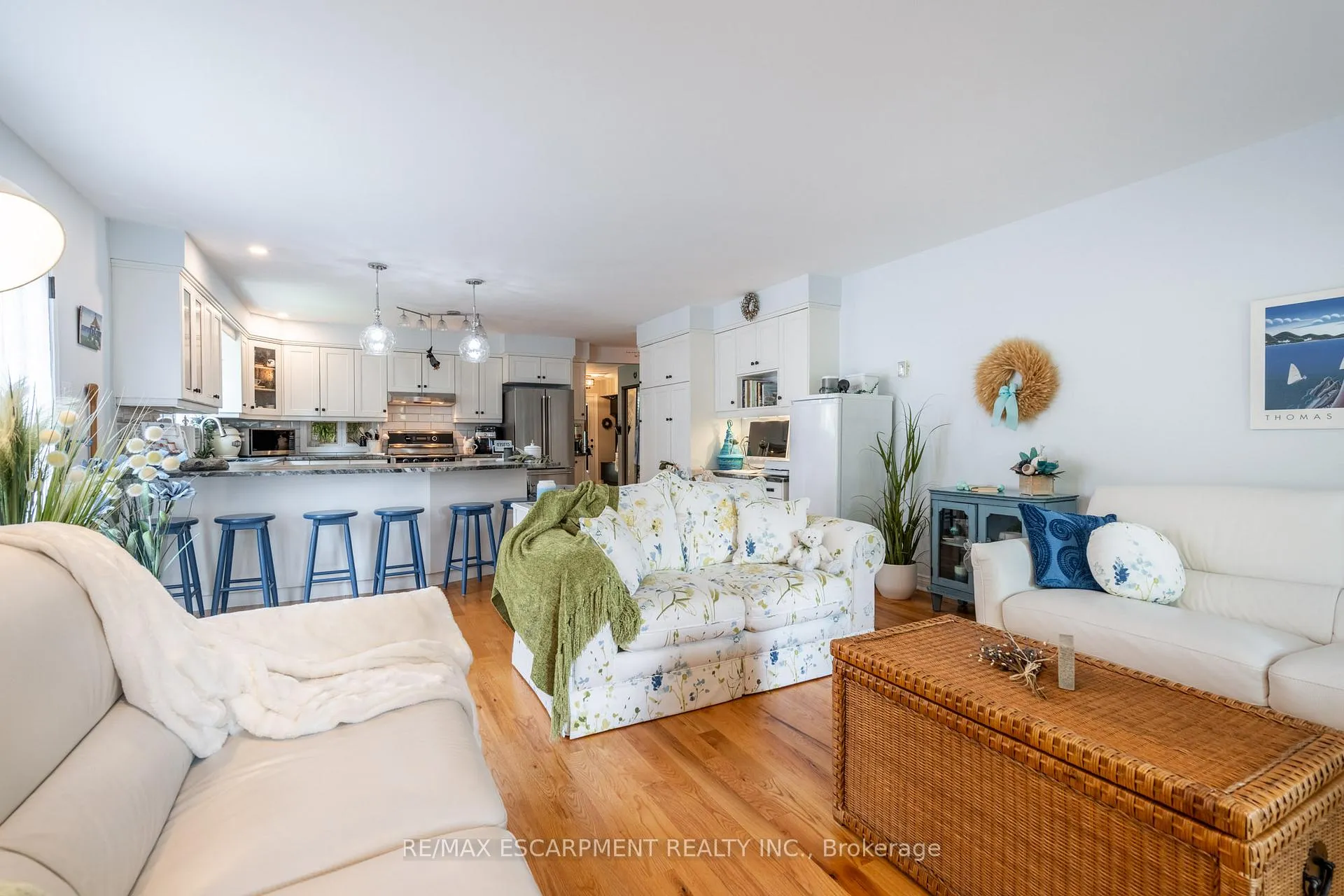 Photo 12 of 63 Forestgate Drive, Hamilton, Fessenden — HOMEH