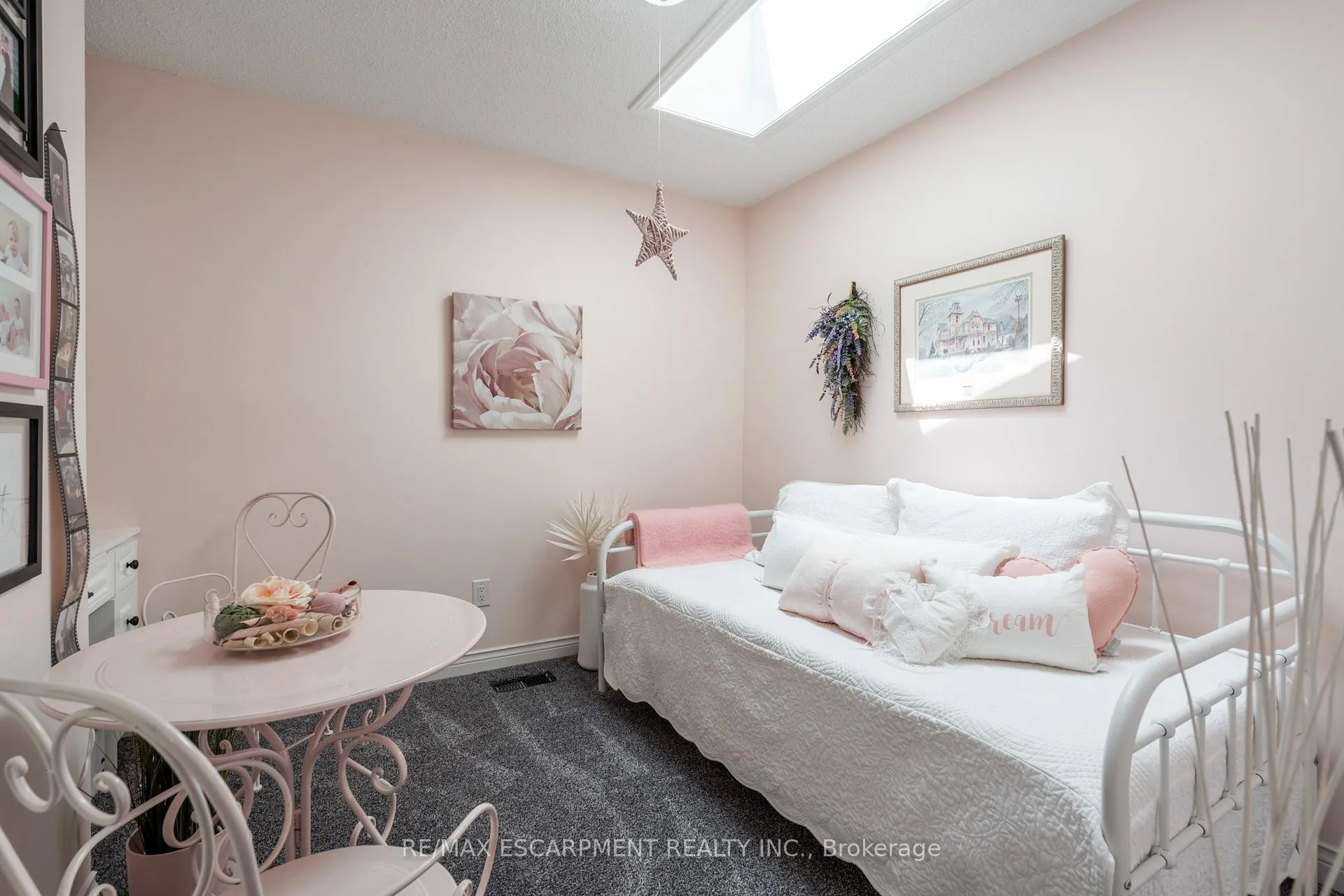 Photo 20 of 63 Forestgate Drive, Hamilton, Fessenden — HOMEH