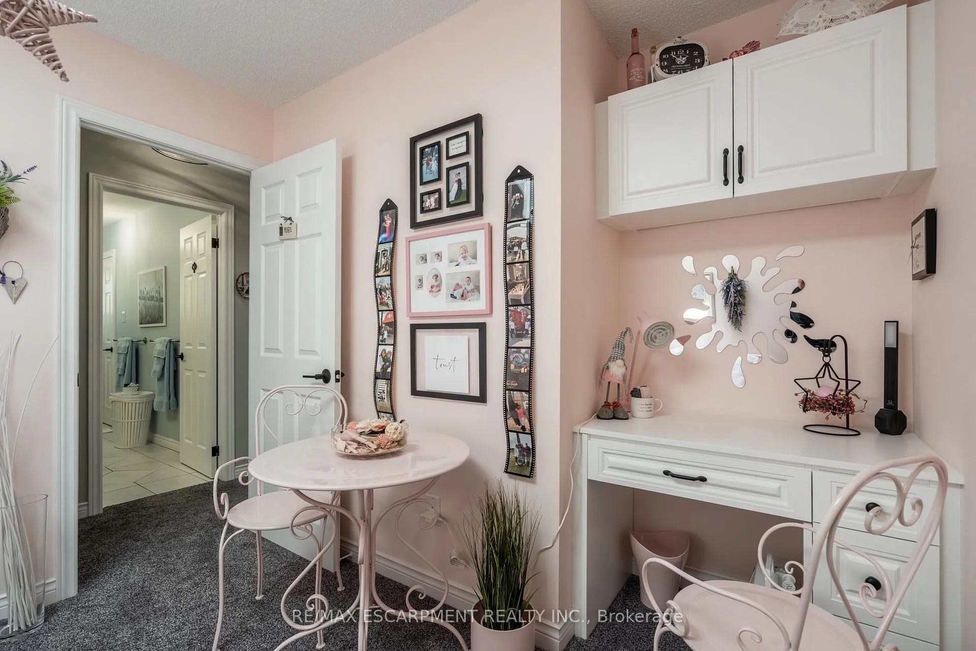 Photo 21 of 63 Forestgate Drive, Hamilton, Fessenden — HOMEH