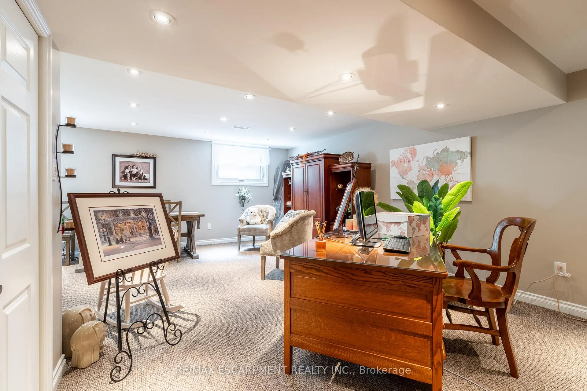 Photo 27 of 63 Forestgate Drive, Hamilton, Fessenden — HOMEH