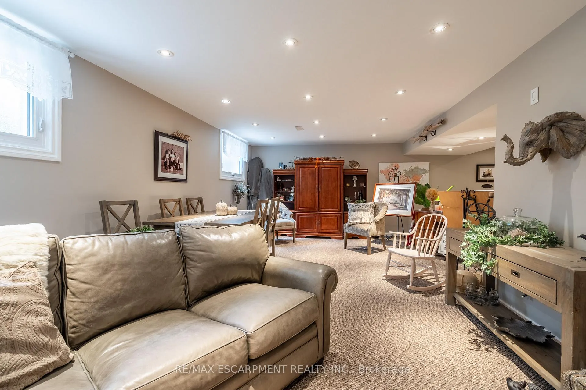 Photo 28 of 63 Forestgate Drive, Hamilton, Fessenden — HOMEH