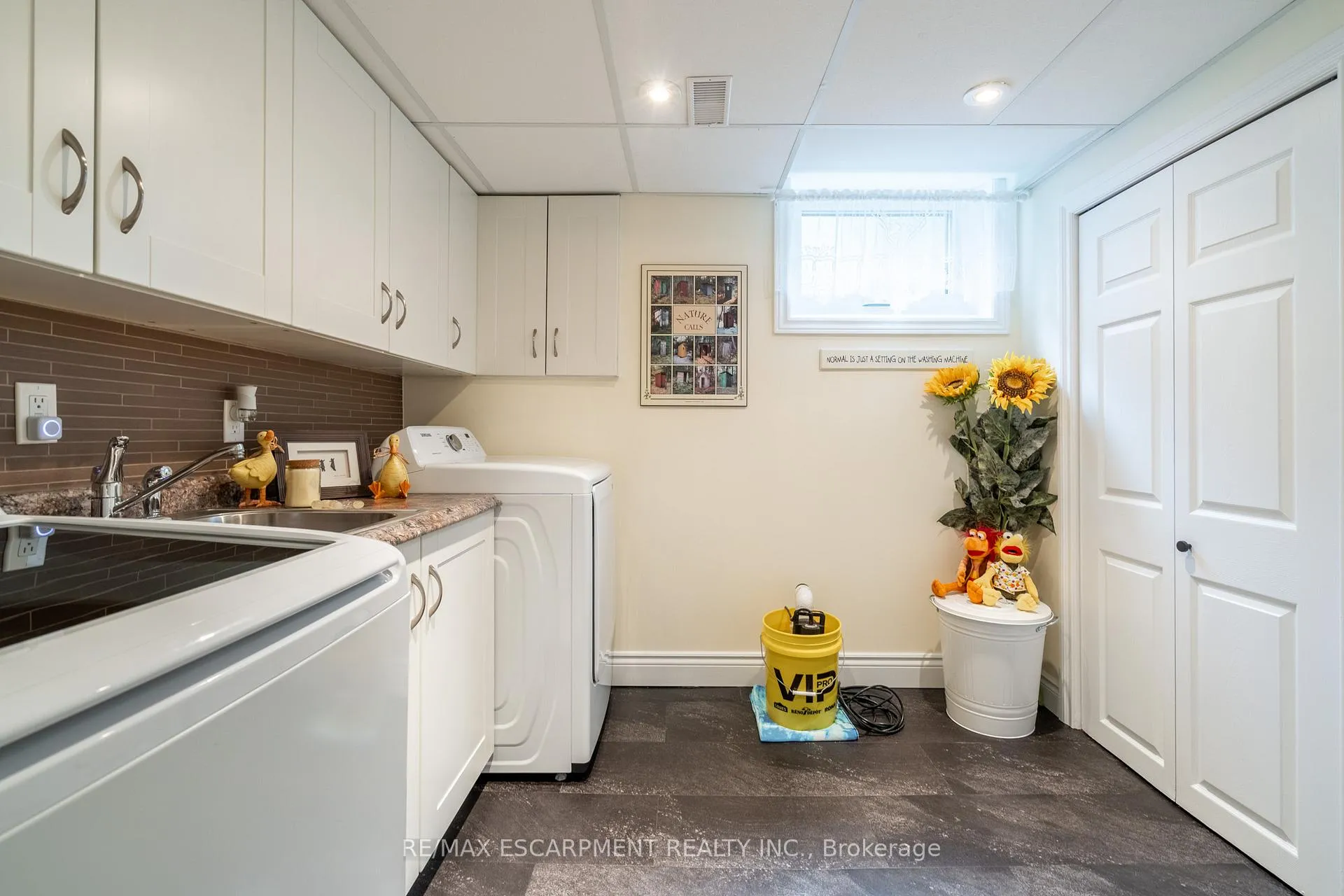Photo 31 of 63 Forestgate Drive, Hamilton, Fessenden — HOMEH