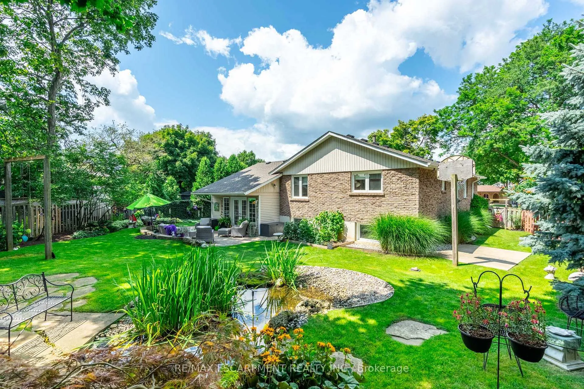 Photo 39 of 63 Forestgate Drive, Hamilton, Fessenden — HOMEH