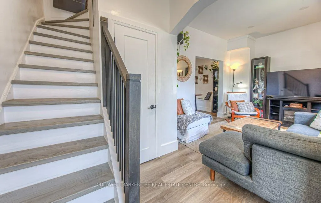 Photo 4 of 344 Emerald Street N, Hamilton, Landsdale — HOMEH