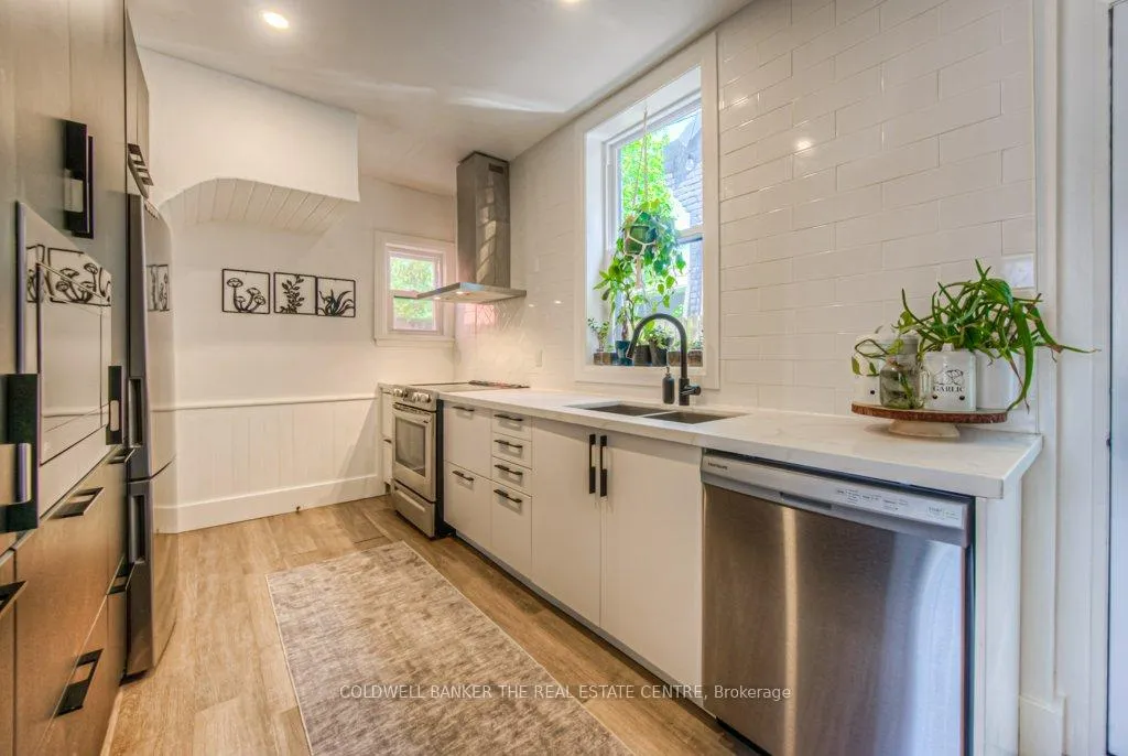 Photo 13 of 344 Emerald Street N, Hamilton, Landsdale — HOMEH