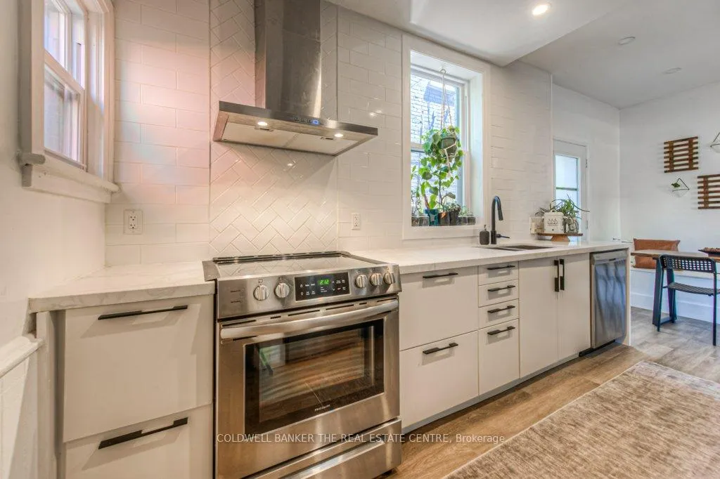 Photo 19 of 344 Emerald Street N, Hamilton, Landsdale — HOMEH