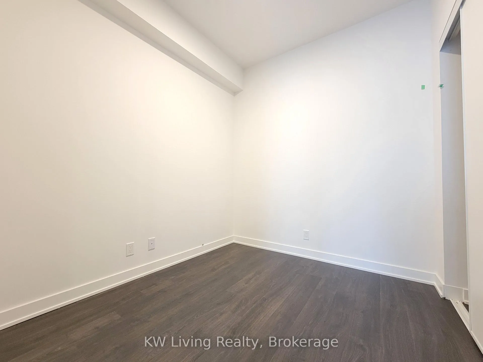 Photo 4 of Unit 530, 50 Upper Mall Way, Vaughan, Brownridge — HOMEH