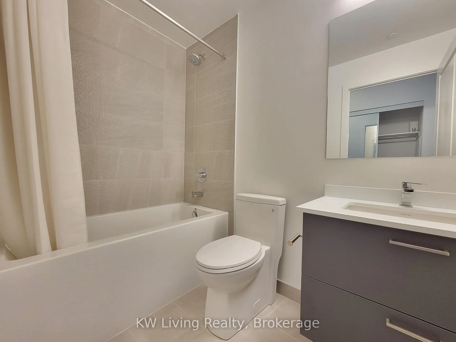 Photo 9 of Unit 530, 50 Upper Mall Way, Vaughan, Brownridge — HOMEH