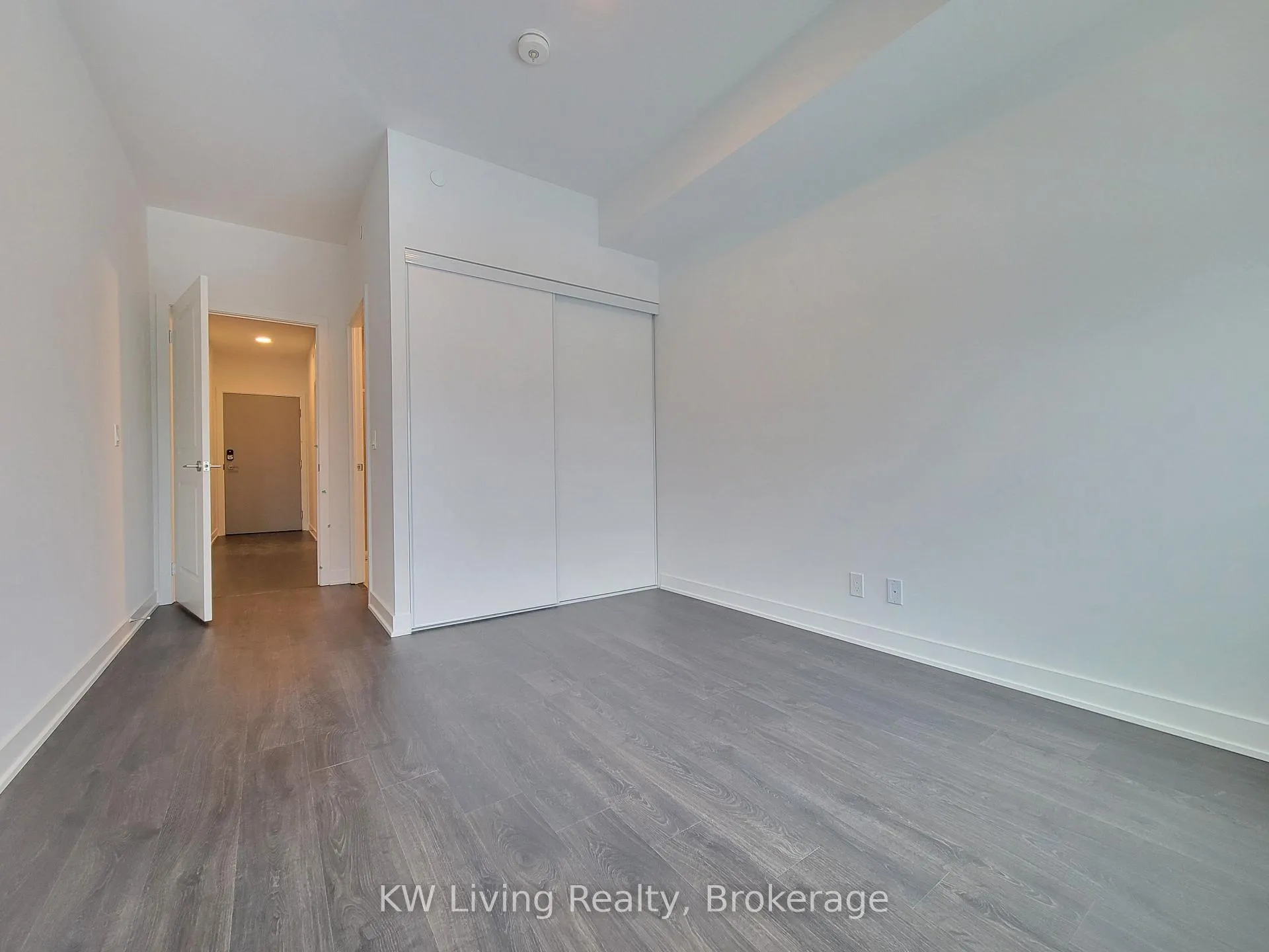 Photo 13 of Unit 530, 50 Upper Mall Way, Vaughan, Brownridge — HOMEH