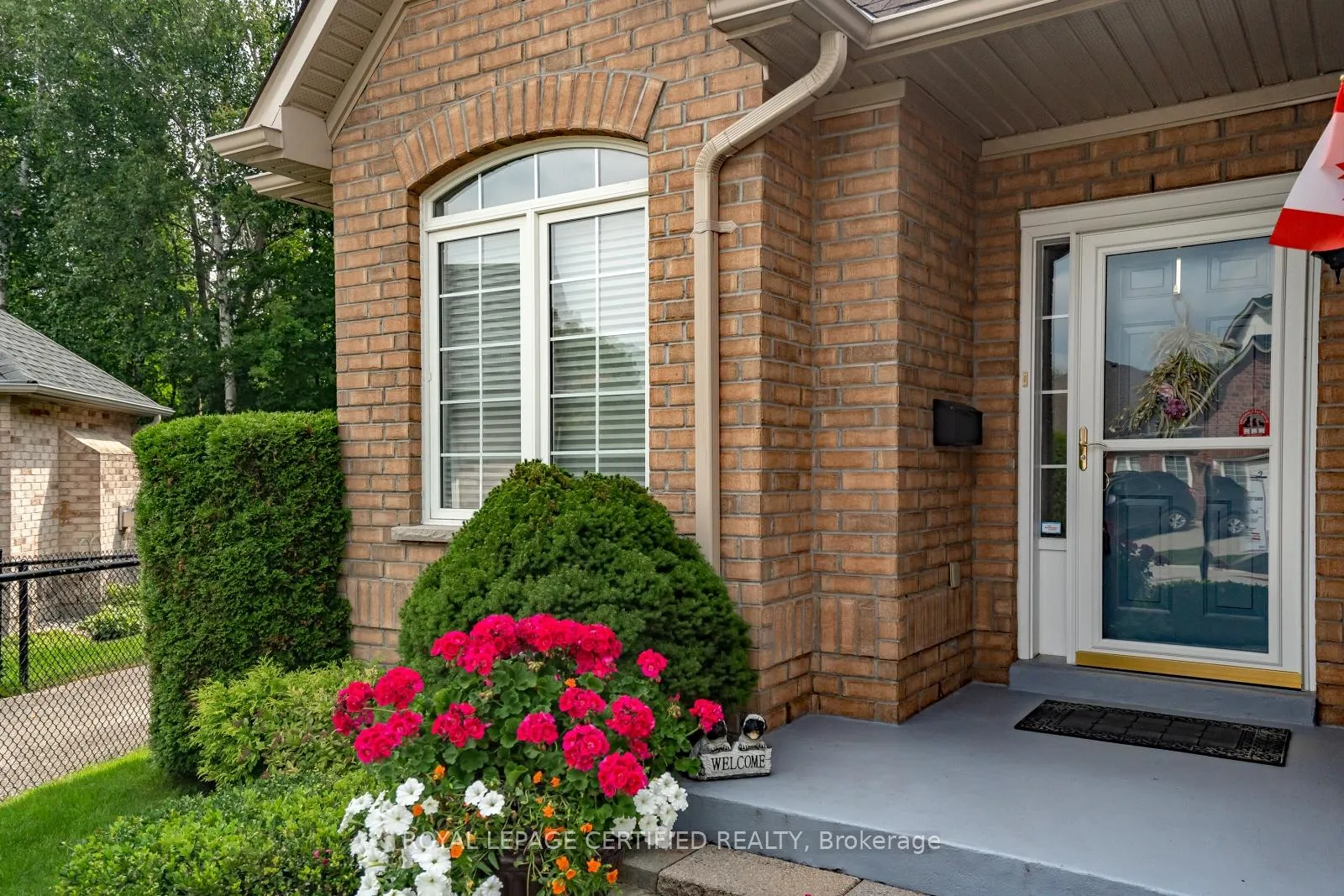 Photo 2 of 12 Nailsworth Crescent, Caledon, Caledon East — HOMEH