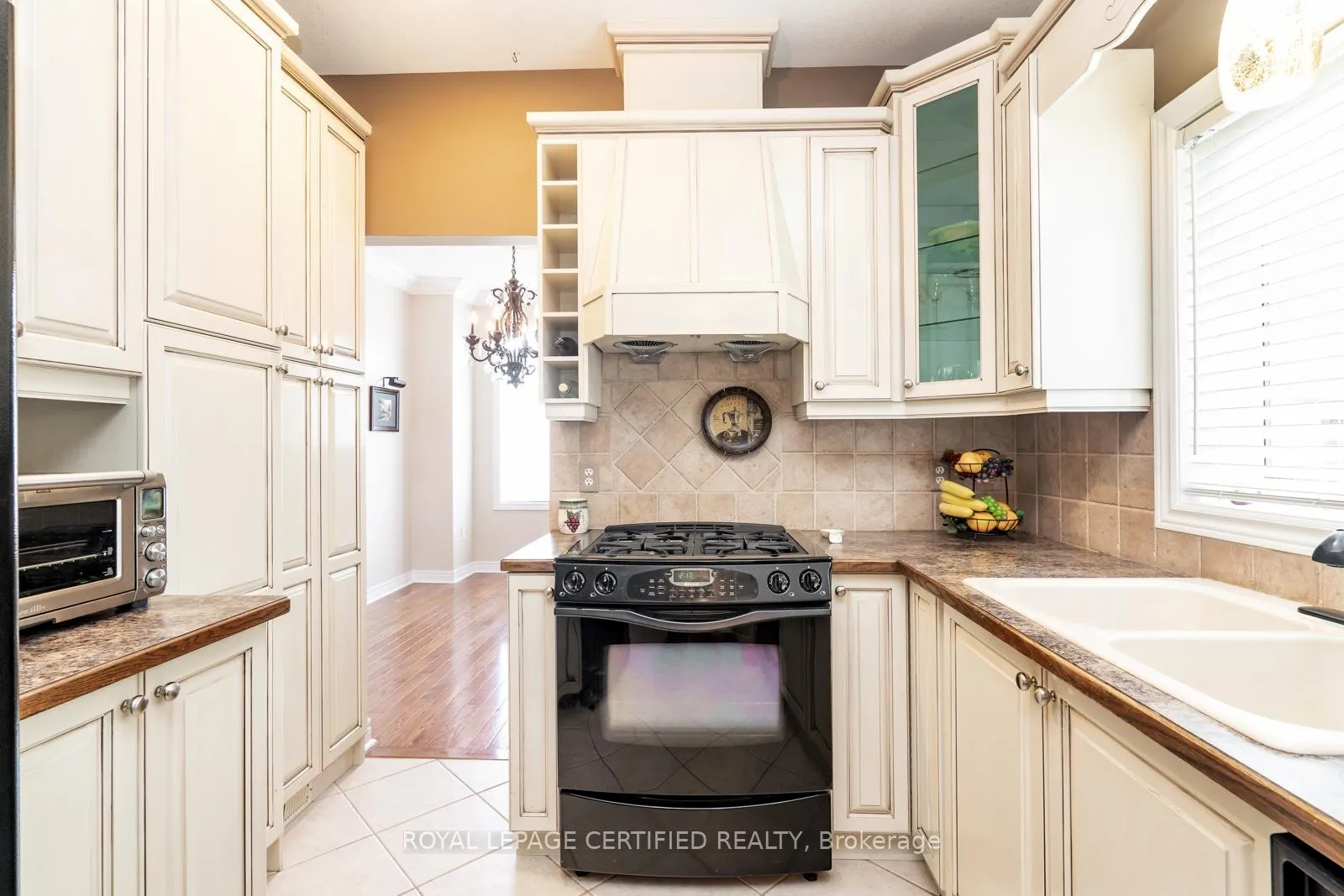 Photo 7 of 12 Nailsworth Crescent, Caledon, Caledon East — HOMEH