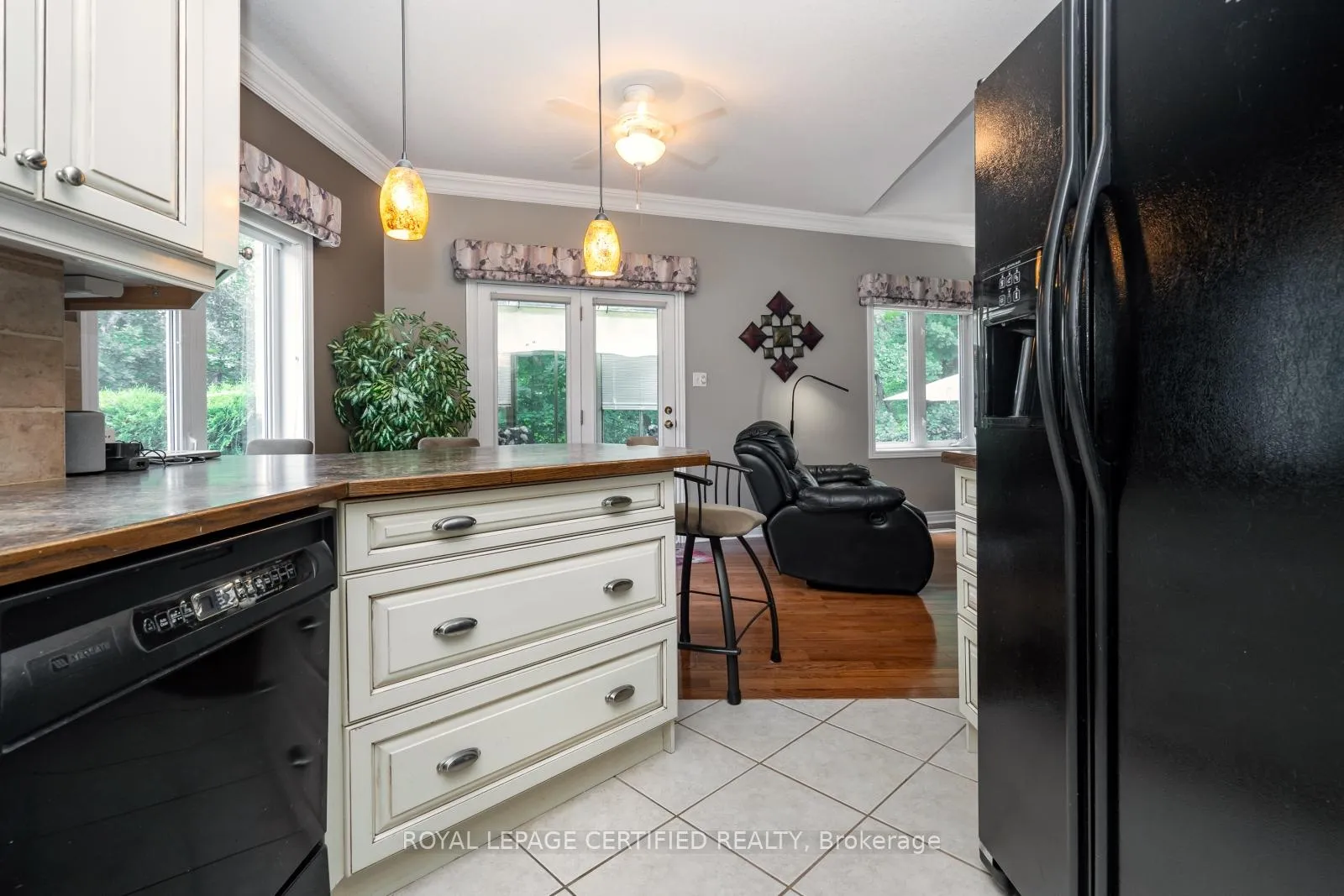 Photo 9 of 12 Nailsworth Crescent, Caledon, Caledon East — HOMEH