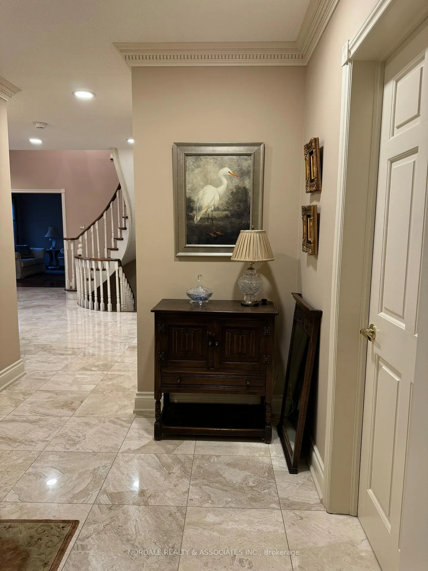 Photo 4 of 29 Whiffletree Court, Vaughan, East Woodbridge — HOMEH