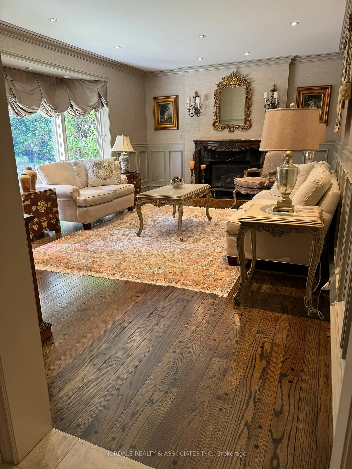 Photo 9 of 29 Whiffletree Court, Vaughan, East Woodbridge — HOMEH