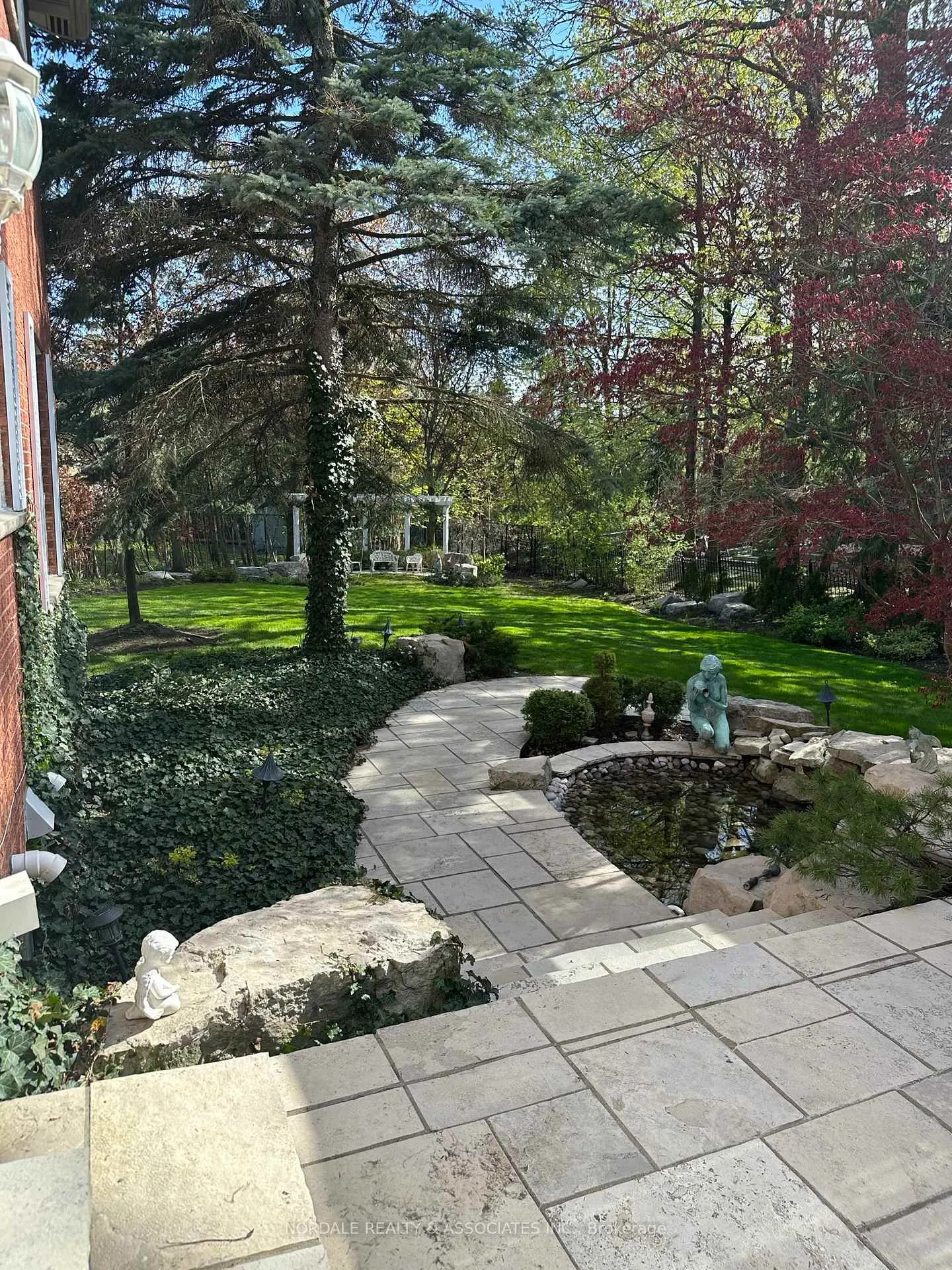 Photo 39 of 29 Whiffletree Court, Vaughan, East Woodbridge — HOMEH