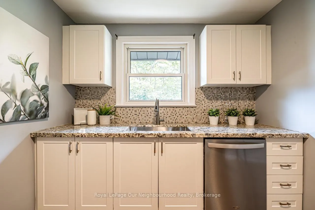Photo 5 of Unit Upper, 741 Maryland Avenue, Peterborough, Otonabee Ward 1 — HOMEH