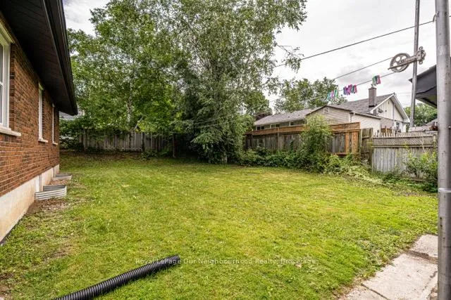 Photo 20 of Unit Upper, 741 Maryland Avenue, Peterborough, Otonabee Ward 1 — HOMEH