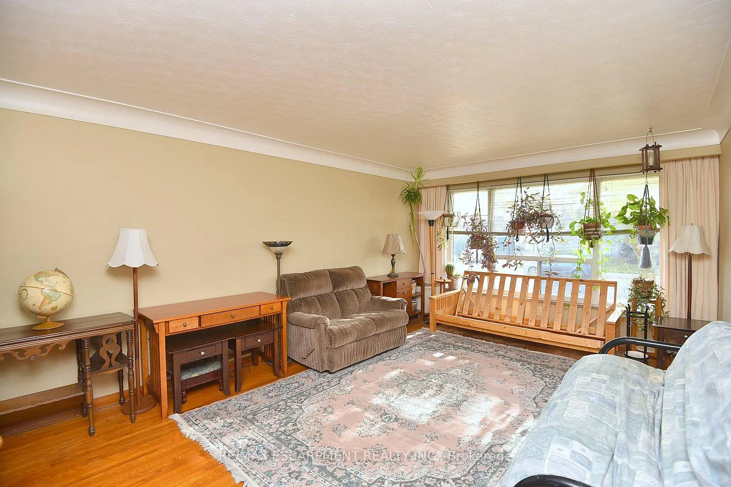 Photo 4 of 57 Cameo Avenue, Hamilton, Macassa — HOMEH