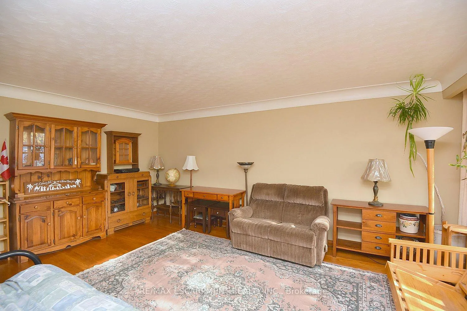 Photo 5 of 57 Cameo Avenue, Hamilton, Macassa — HOMEH