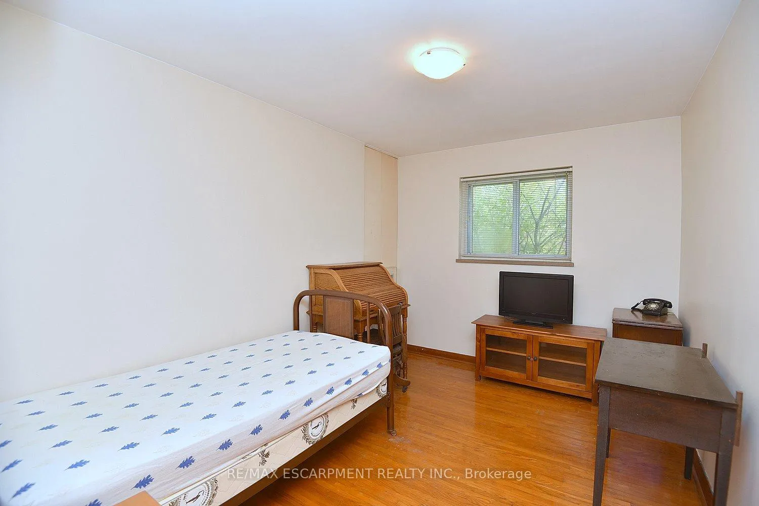 Photo 10 of 57 Cameo Avenue, Hamilton, Macassa — HOMEH