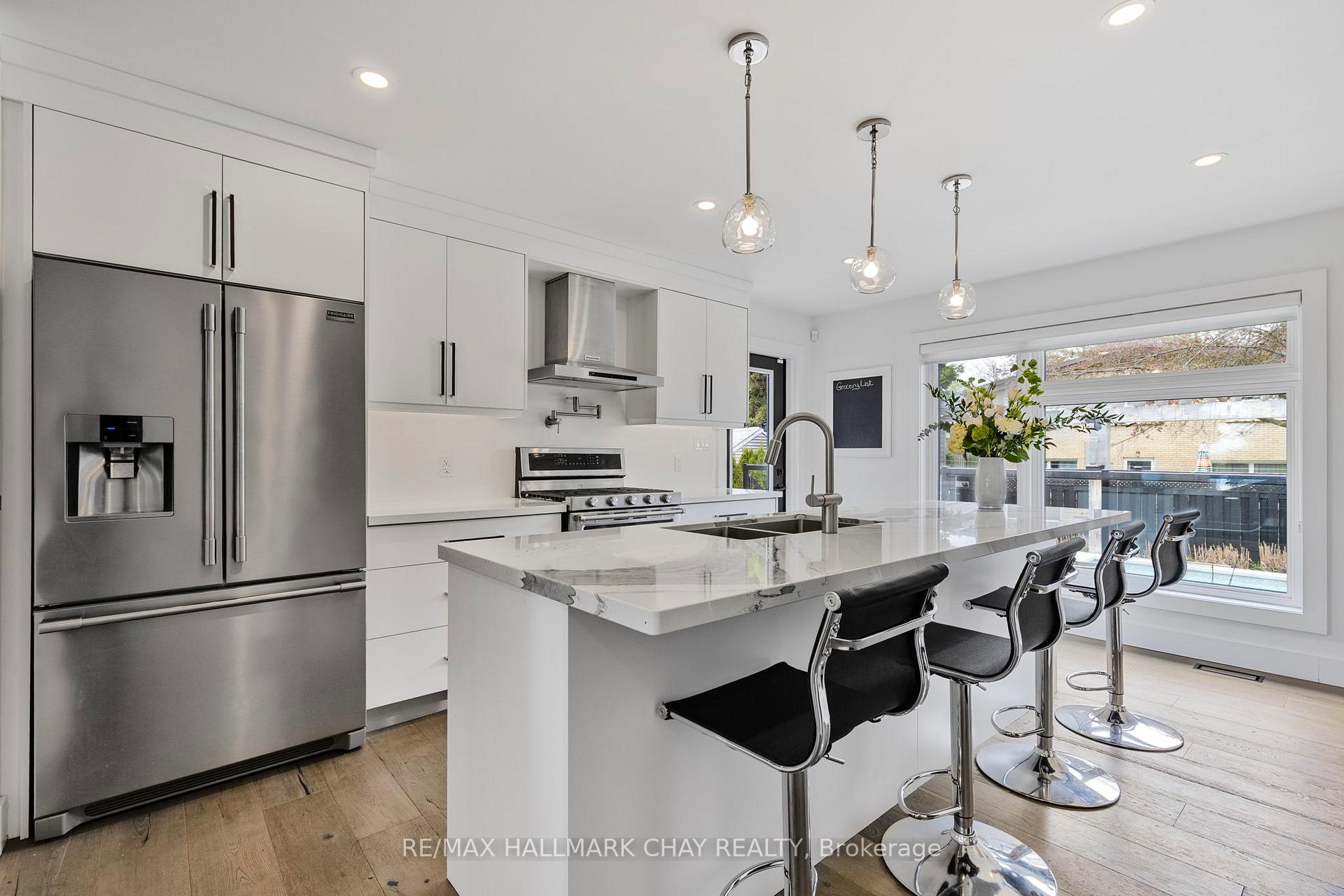 Photo 13 of 54 Highland Avenue, Barrie, Codrington — HOMEH