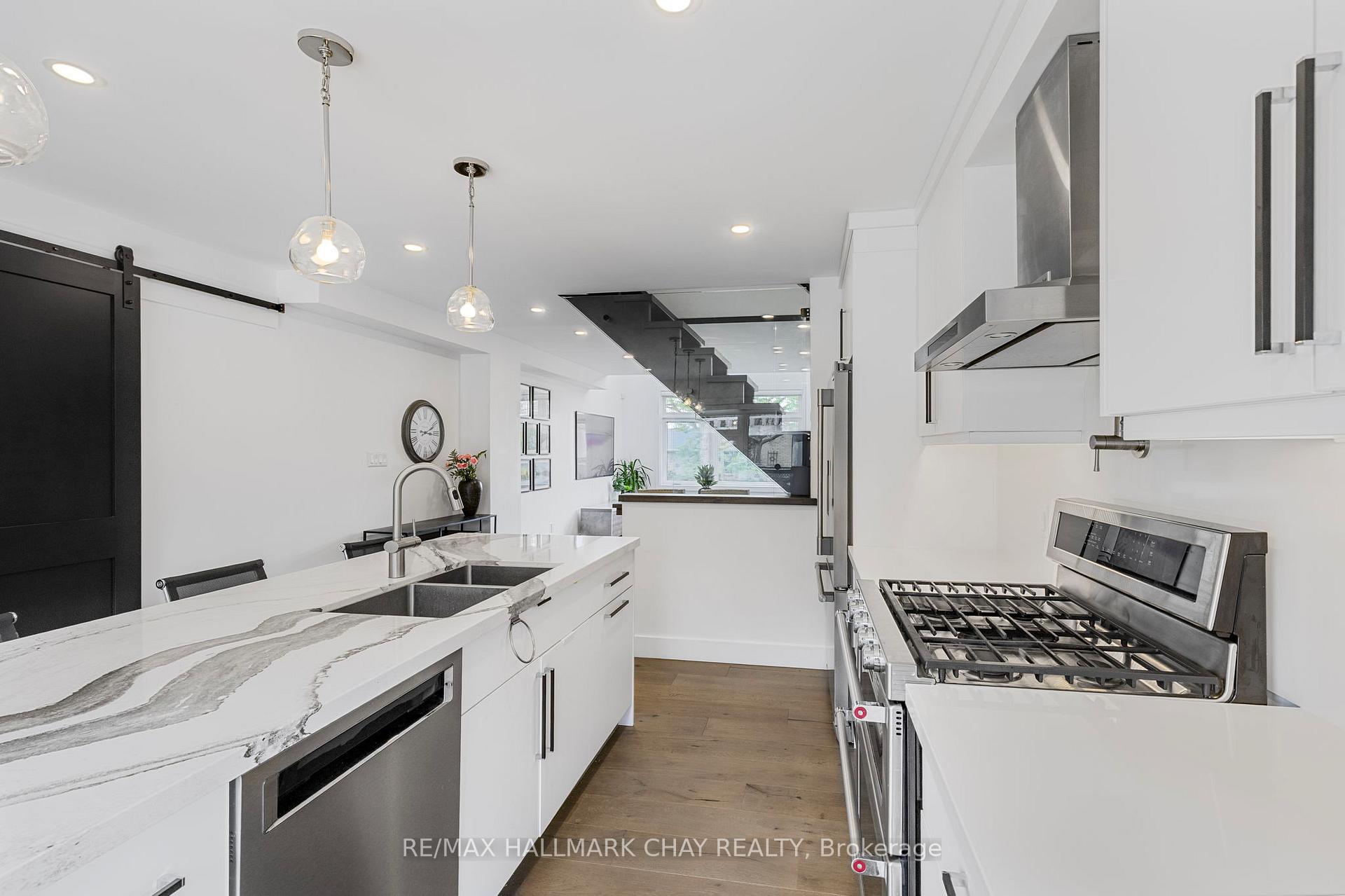 Photo 16 of 54 Highland Avenue, Barrie, Codrington — HOMEH