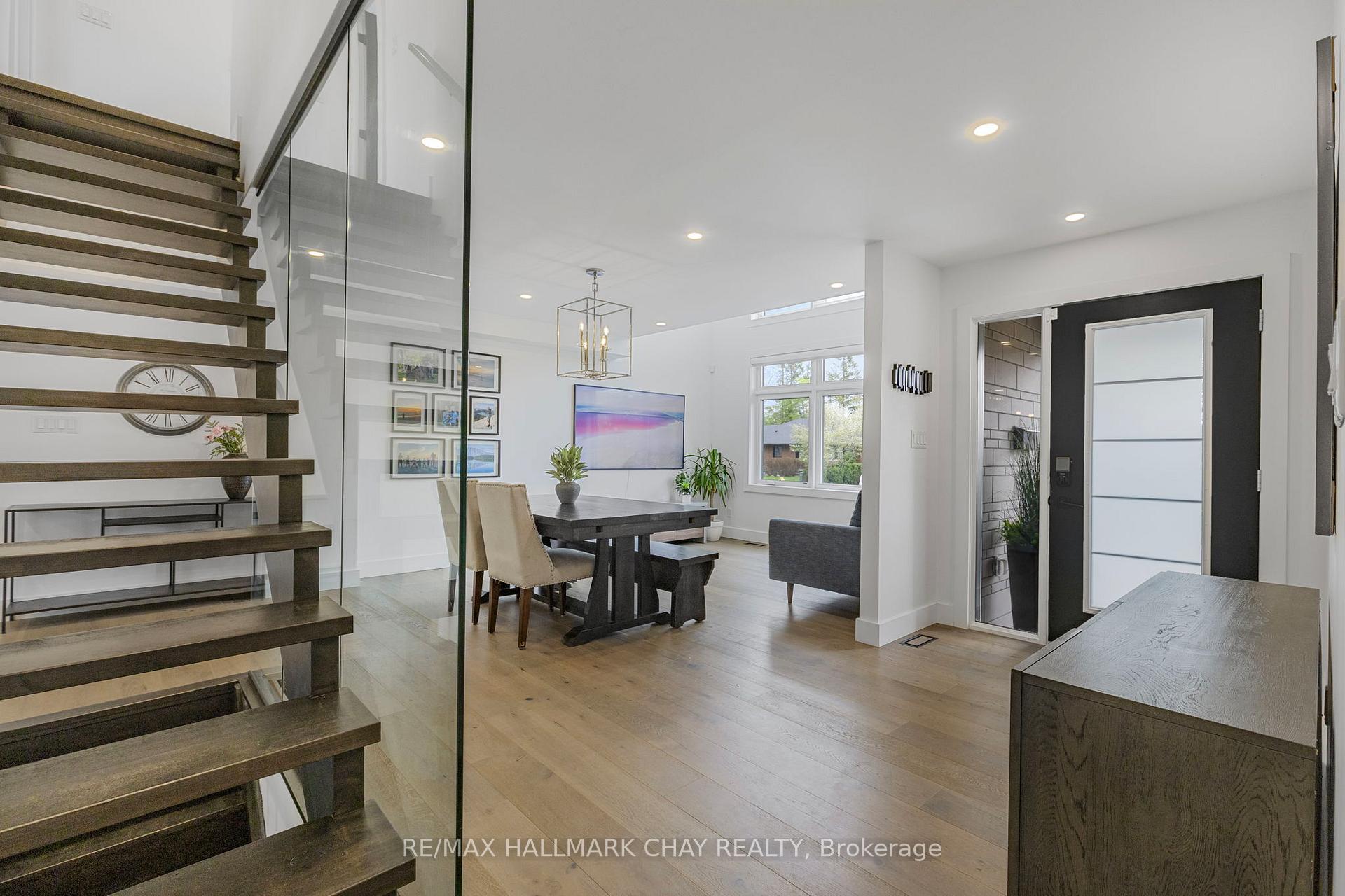 Photo 23 of 54 Highland Avenue, Barrie, Codrington — HOMEH