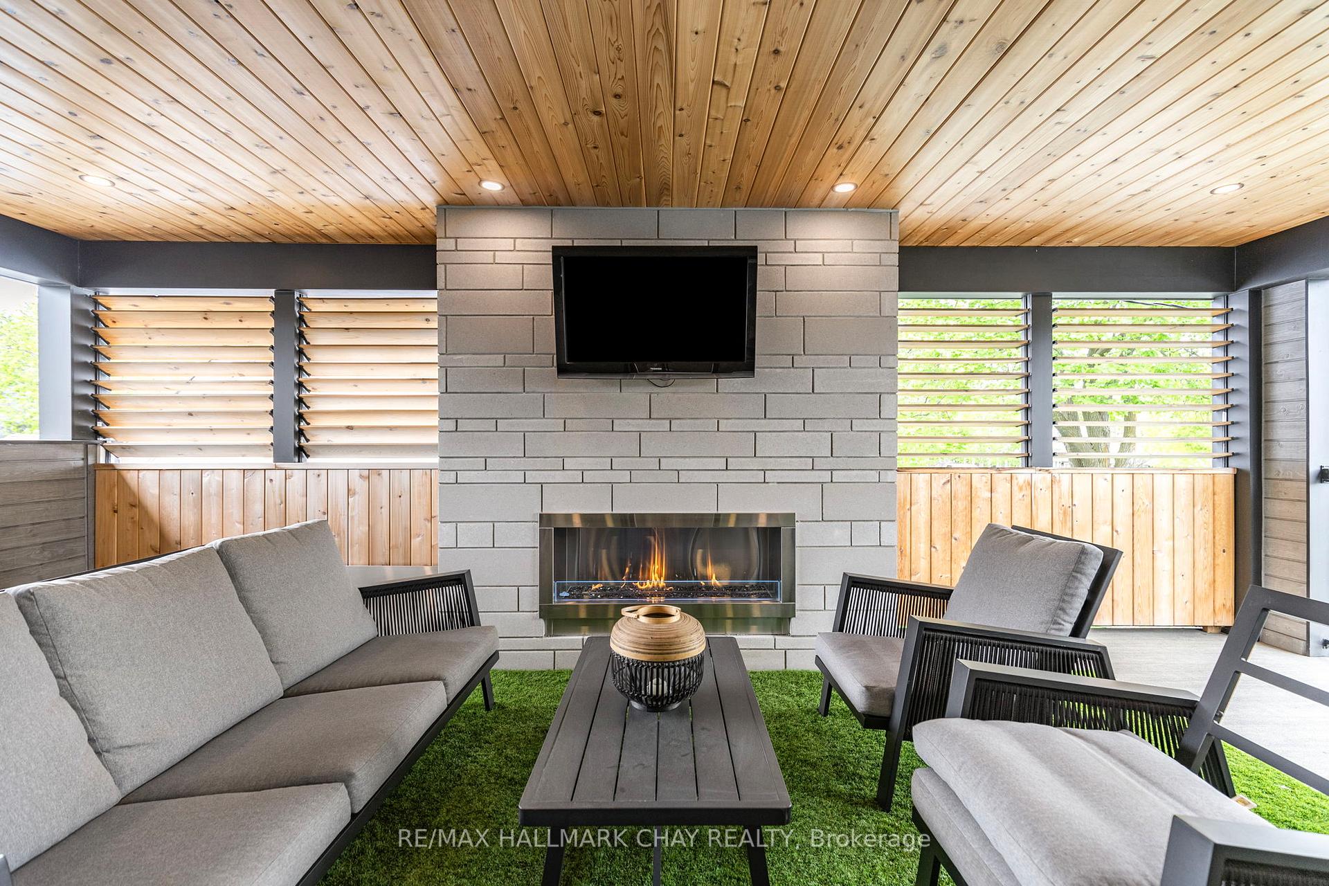 Photo 33 of 54 Highland Avenue, Barrie, Codrington — HOMEH