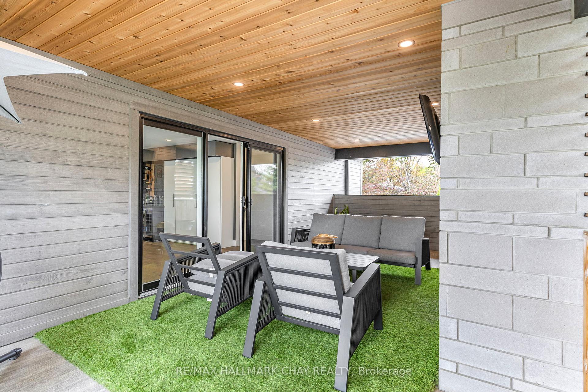 Photo 35 of 54 Highland Avenue, Barrie, Codrington — HOMEH
