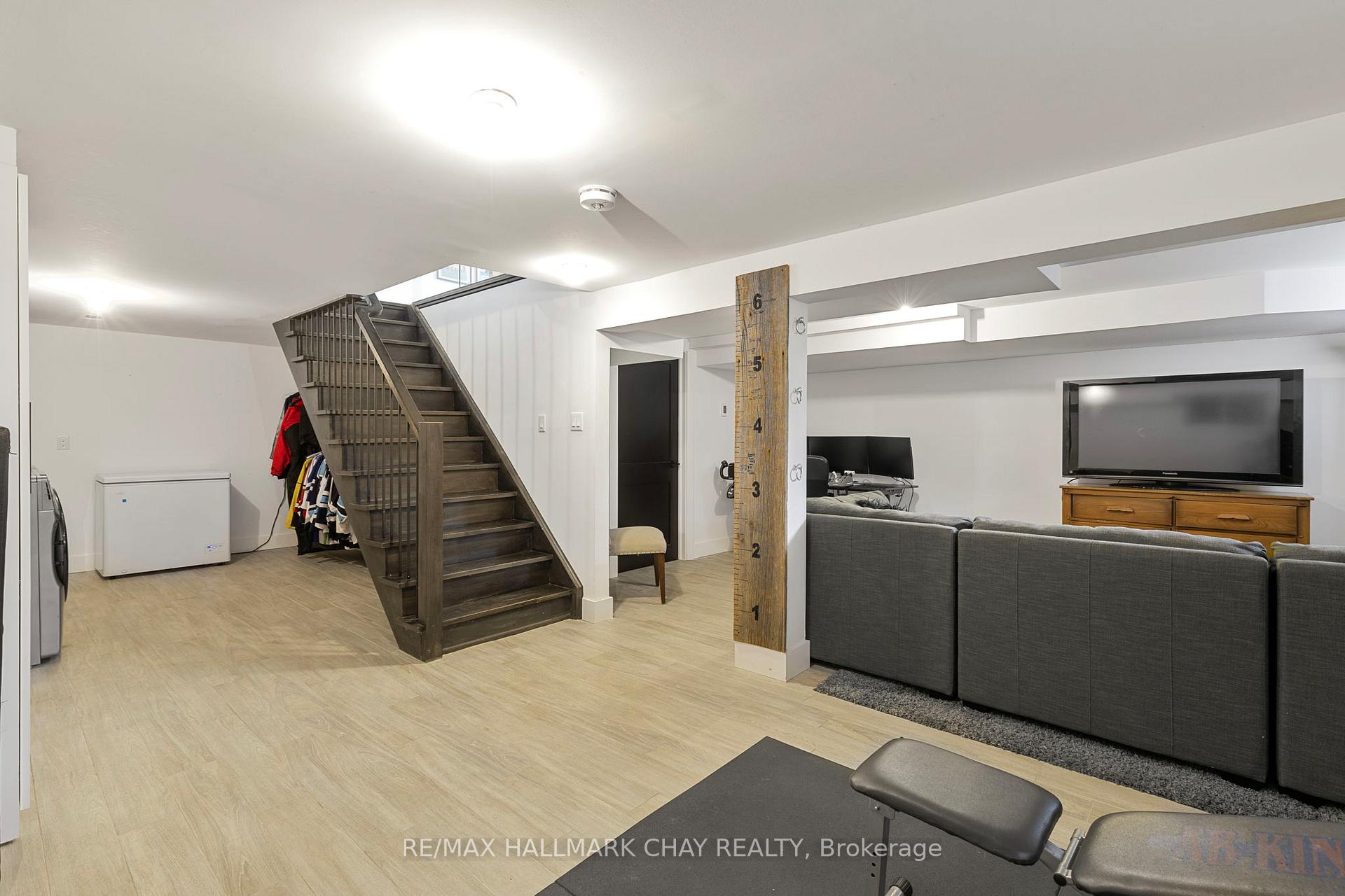 Photo 38 of 54 Highland Avenue, Barrie, Codrington — HOMEH