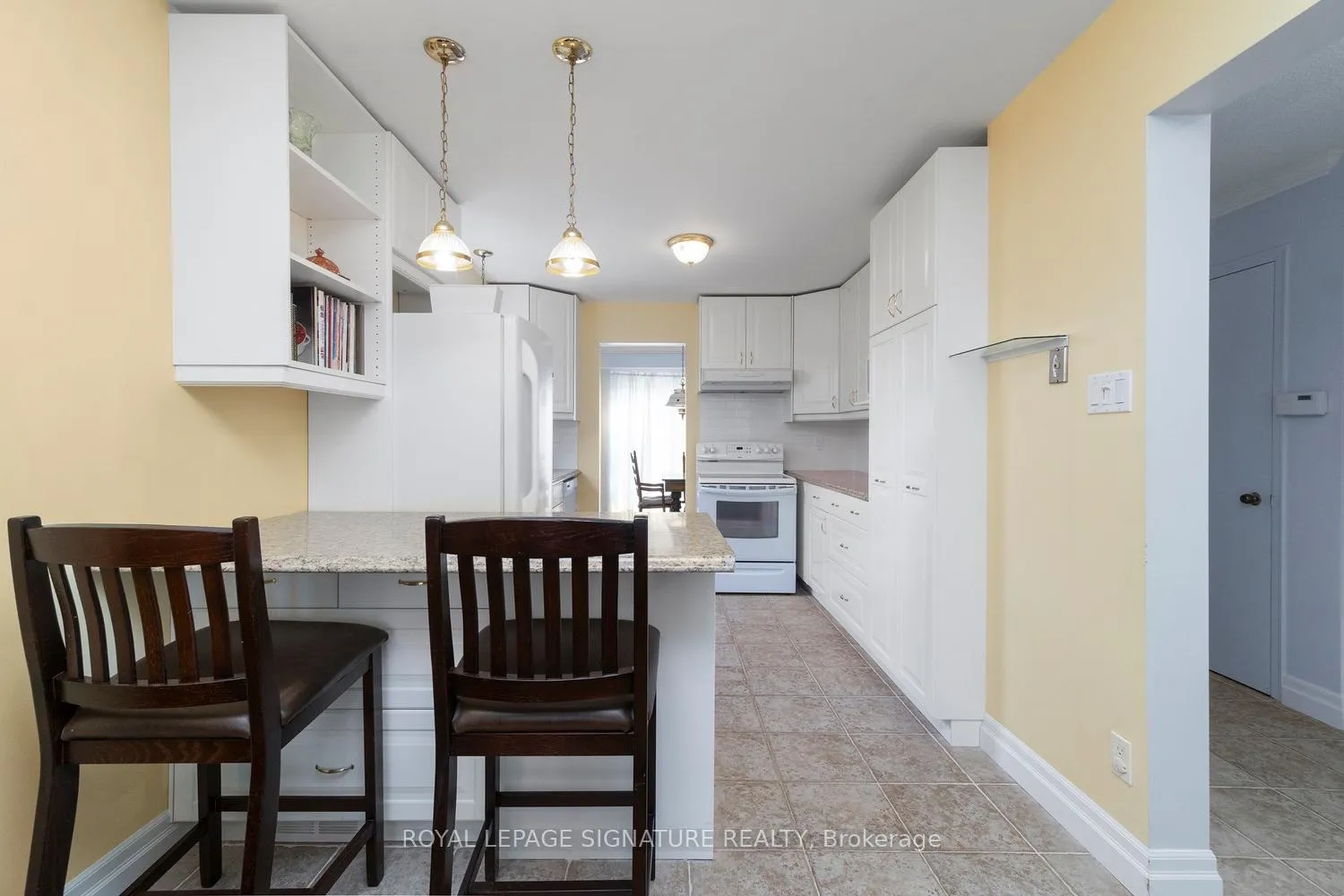 Photo 2 of 581 Stonebridge Lane N, Pickering, West Shore — HOMEH