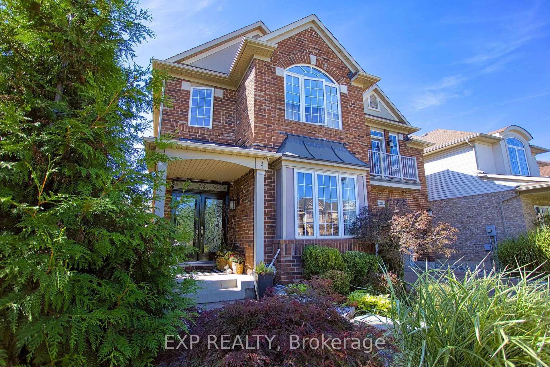 Photo 2 of 261 Montreal Circle, Hamilton, Stoney Creek — HOMEH