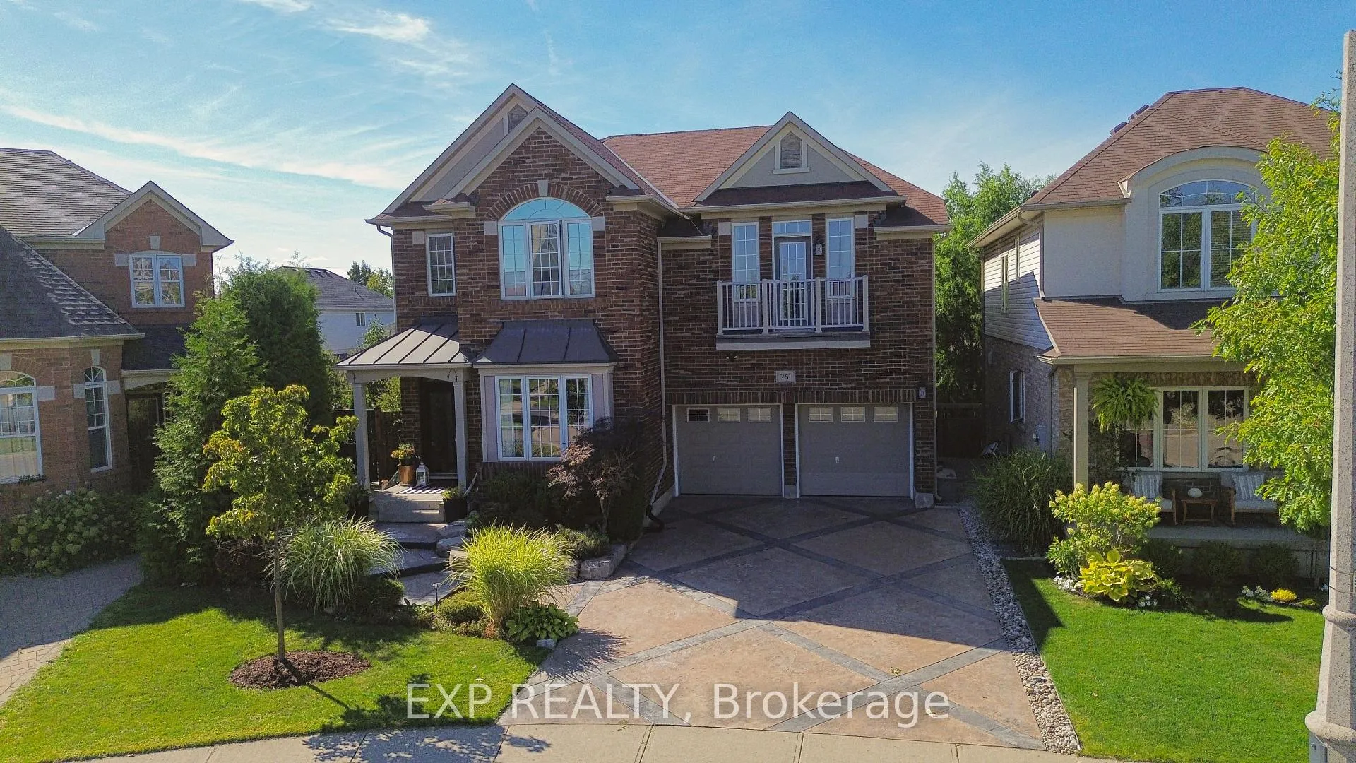 Photo 3 of 261 Montreal Circle, Hamilton, Stoney Creek — HOMEH
