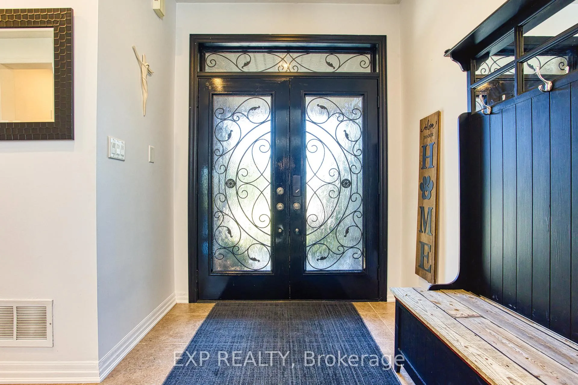 Photo 4 of 261 Montreal Circle, Hamilton, Stoney Creek — HOMEH