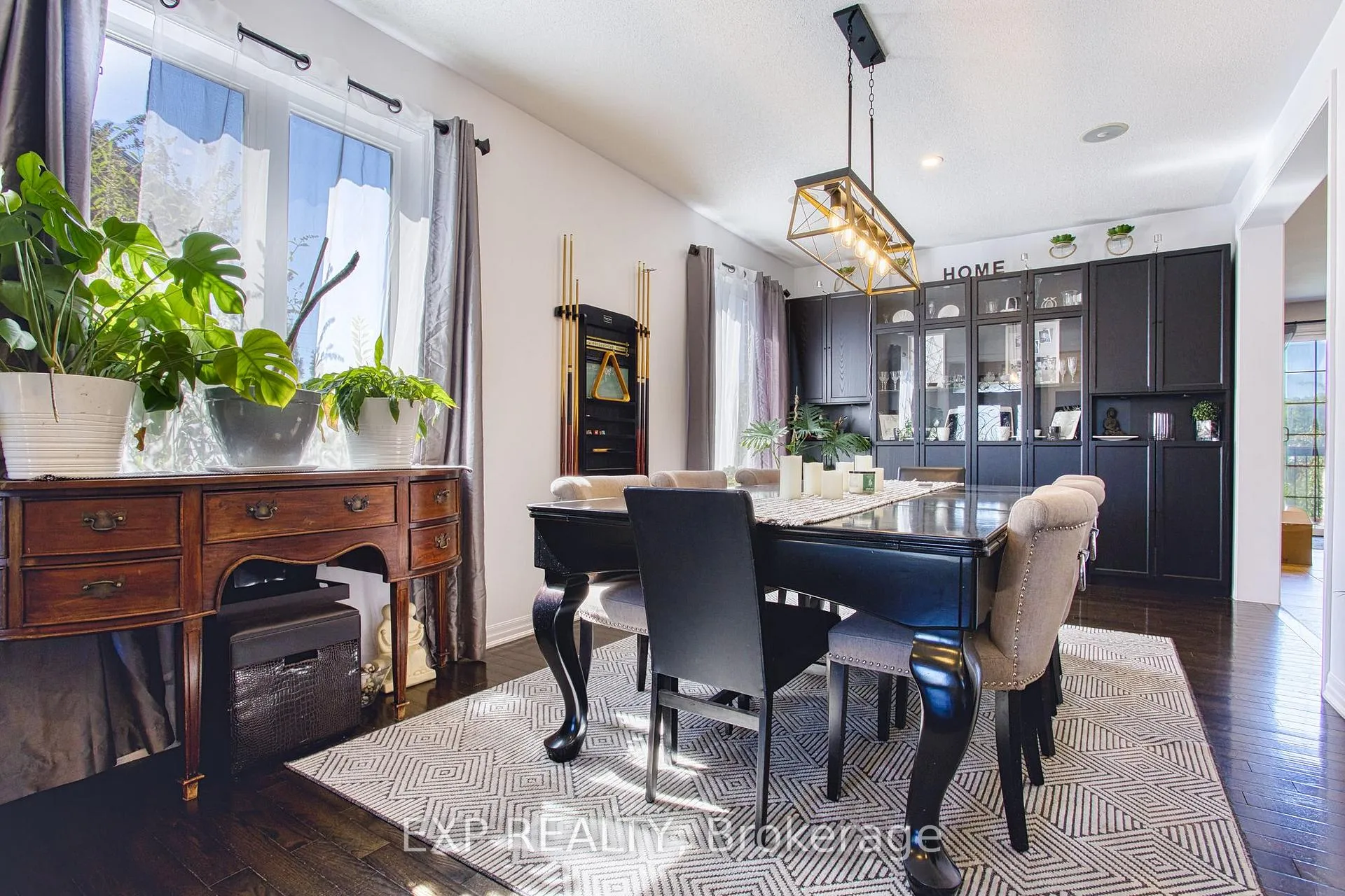 Photo 6 of 261 Montreal Circle, Hamilton, Stoney Creek — HOMEH