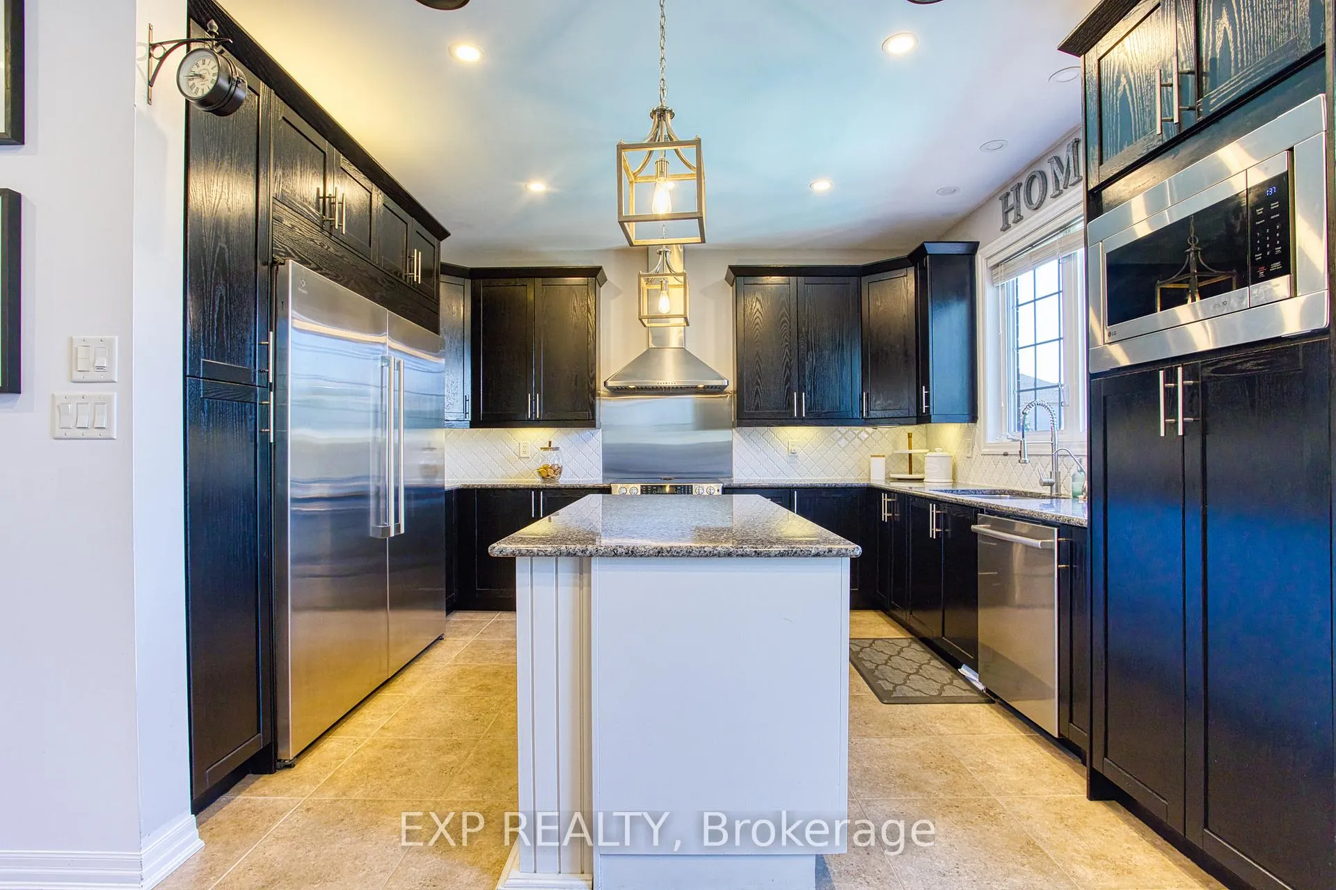 Photo 12 of 261 Montreal Circle, Hamilton, Stoney Creek — HOMEH