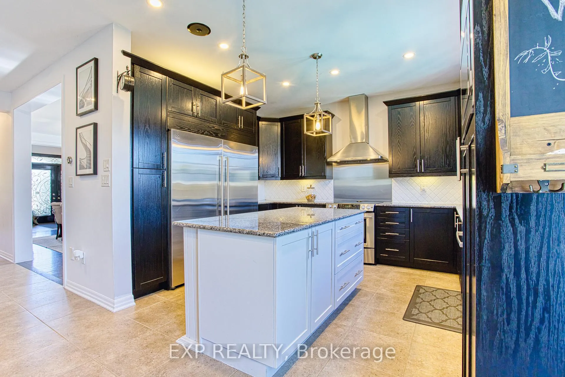Photo 13 of 261 Montreal Circle, Hamilton, Stoney Creek — HOMEH