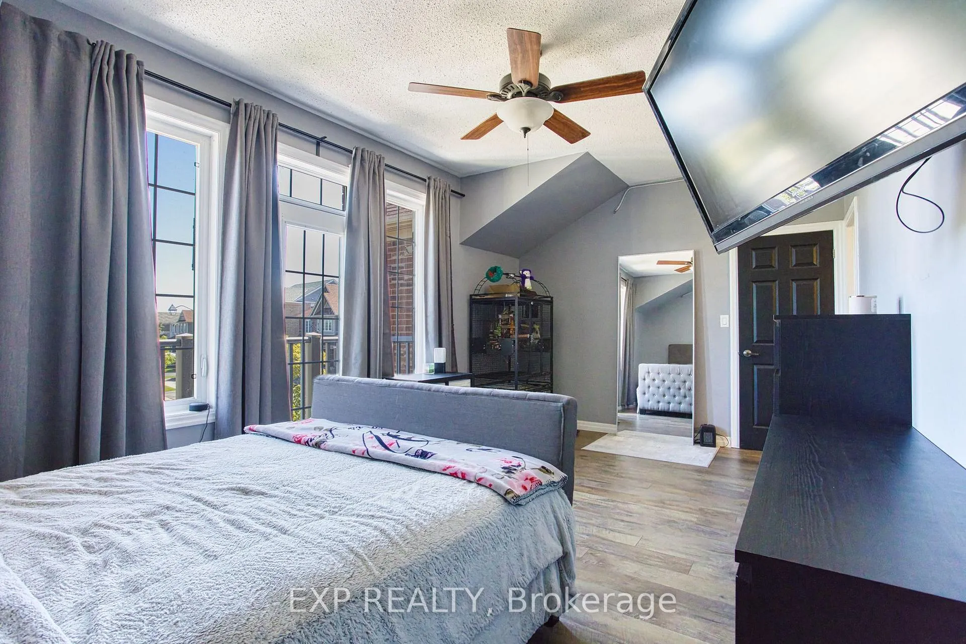 Photo 25 of 261 Montreal Circle, Hamilton, Stoney Creek — HOMEH