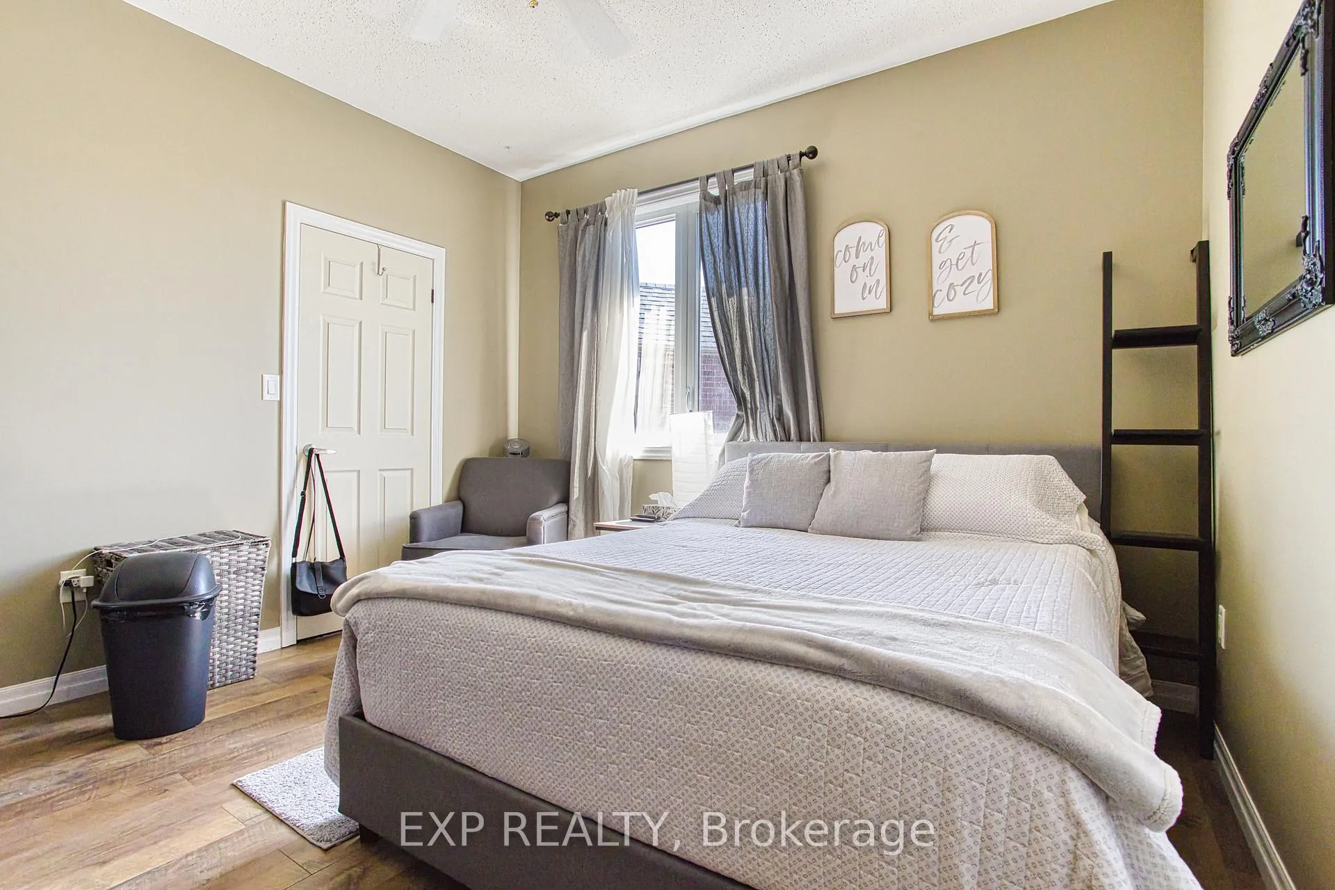 Photo 26 of 261 Montreal Circle, Hamilton, Stoney Creek — HOMEH