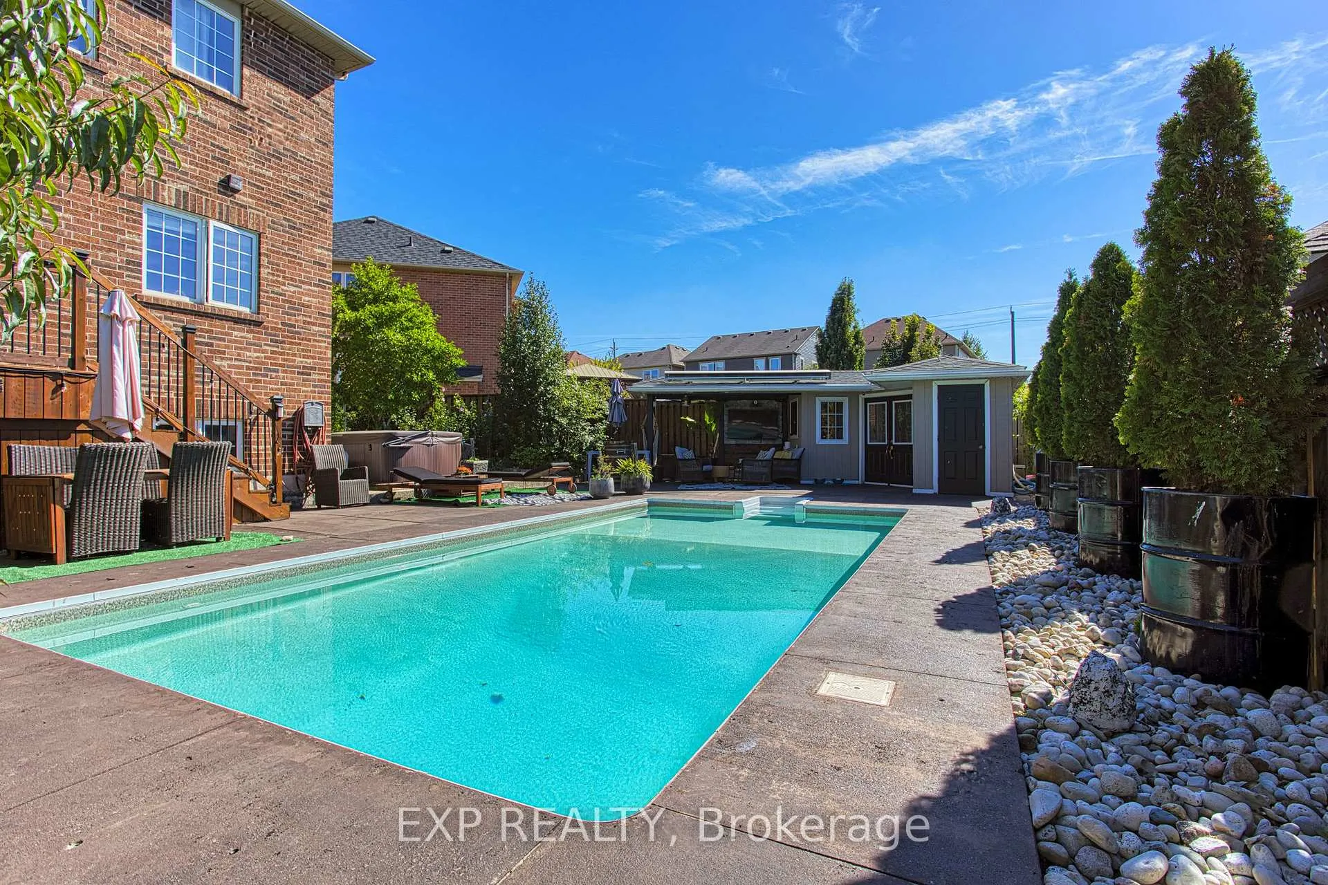 Photo 33 of 261 Montreal Circle, Hamilton, Stoney Creek — HOMEH
