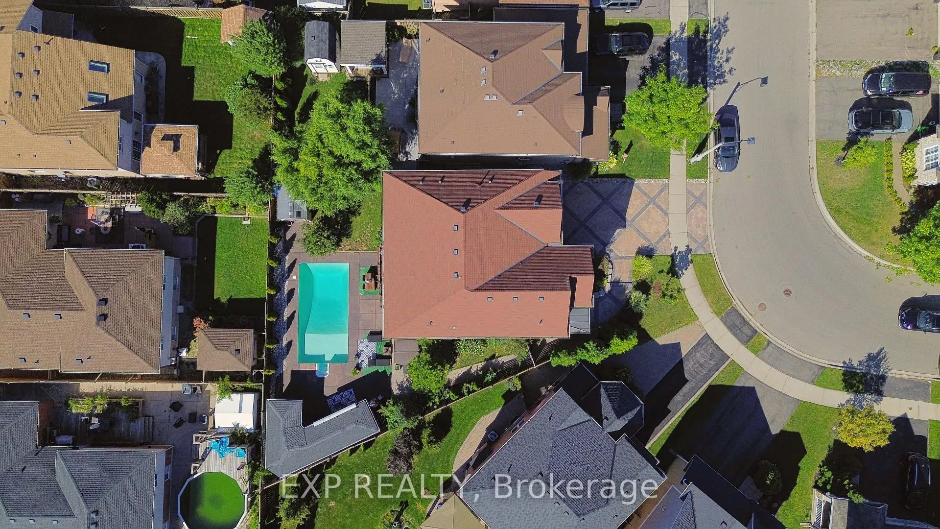 Photo 36 of 261 Montreal Circle, Hamilton, Stoney Creek — HOMEH