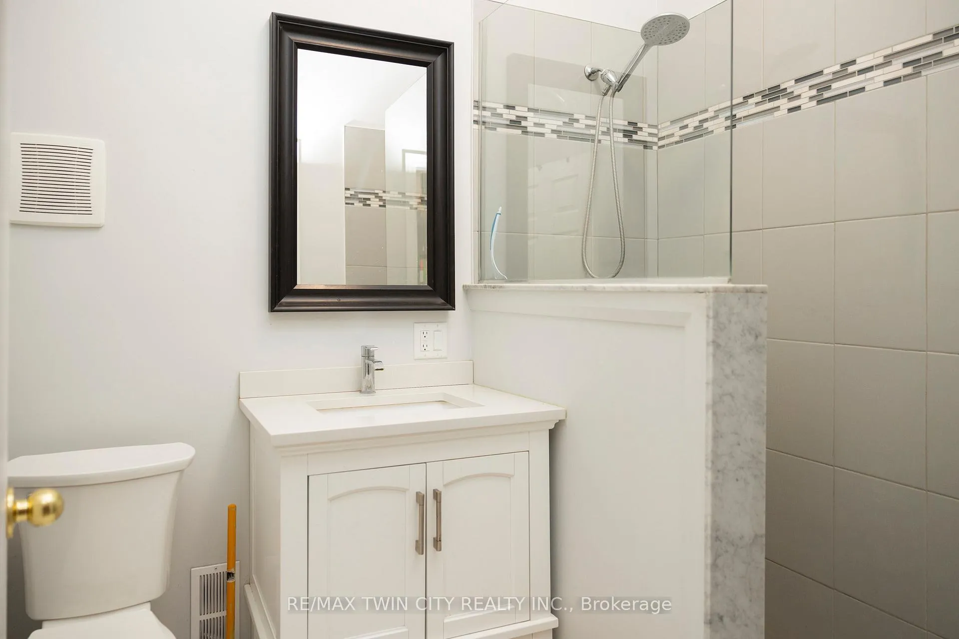 Photo 7 of 264 Oakland Road, Brant, Oakland — HOMEH