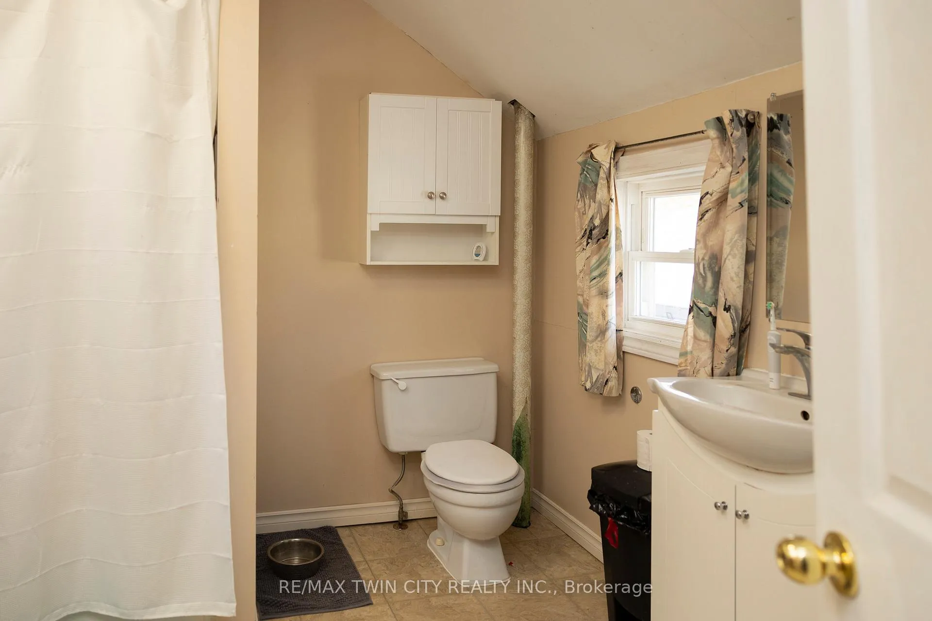Photo 20 of 264 Oakland Road, Brant, Oakland — HOMEH