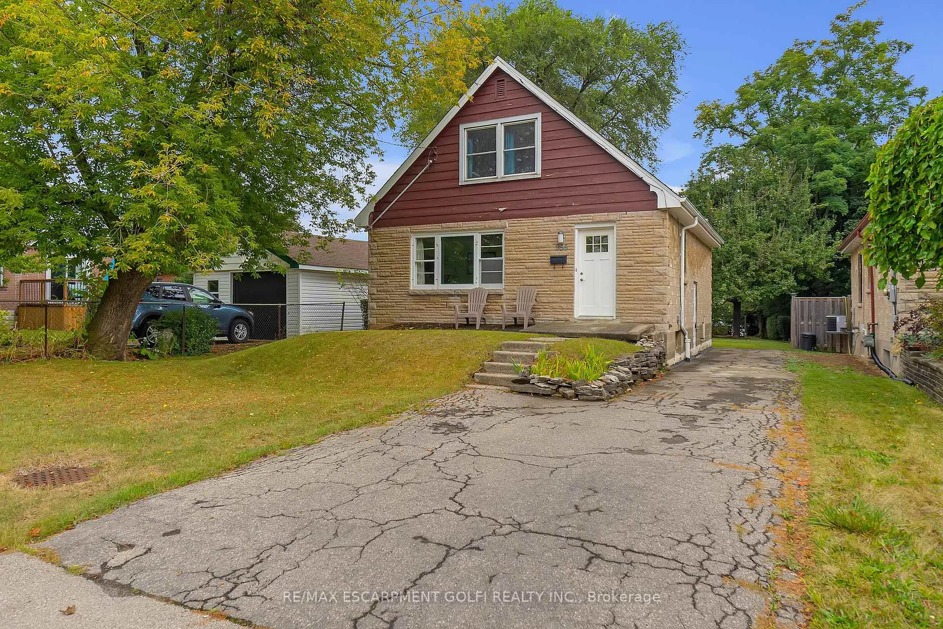 Photo 2 of 955 Lawrence Road, Hamilton, Rosedale — HOMEH