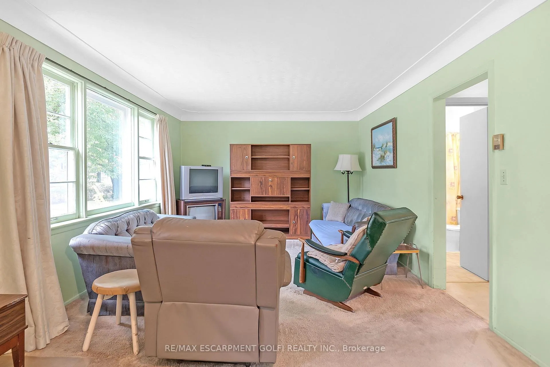Photo 7 of 955 Lawrence Road, Hamilton, Rosedale — HOMEH