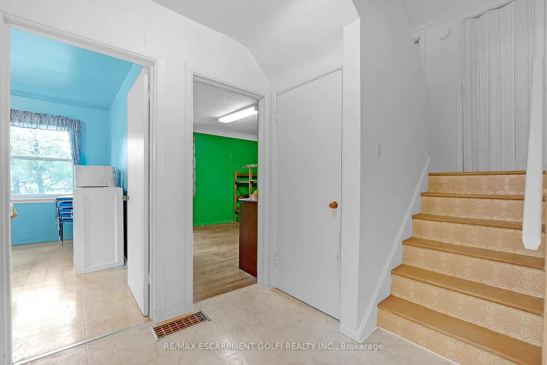 Photo 9 of 955 Lawrence Road, Hamilton, Rosedale — HOMEH