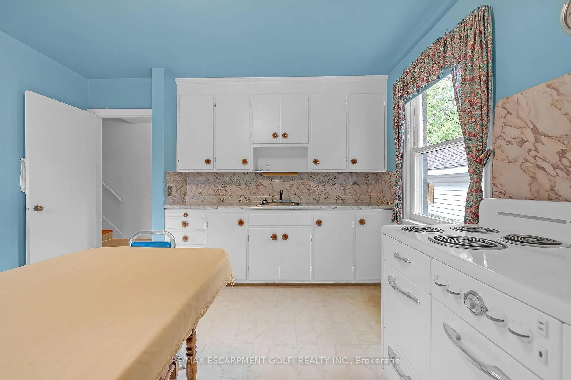 Photo 11 of 955 Lawrence Road, Hamilton, Rosedale — HOMEH