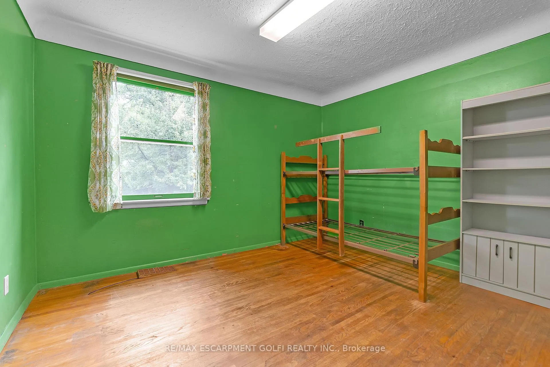 Photo 13 of 955 Lawrence Road, Hamilton, Rosedale — HOMEH